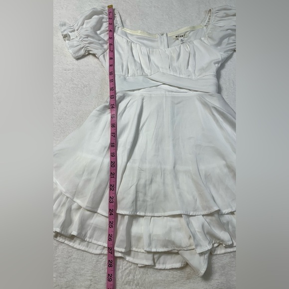 NWT Miami Francesca’s White Satin Tiered Puff Sleeve Romper - Picture 13 of 16